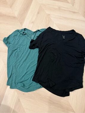 BUNDLE a new day V-Neck Tee in Black and Teal Green